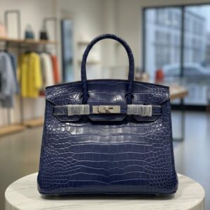 Tote-style luxury Purse